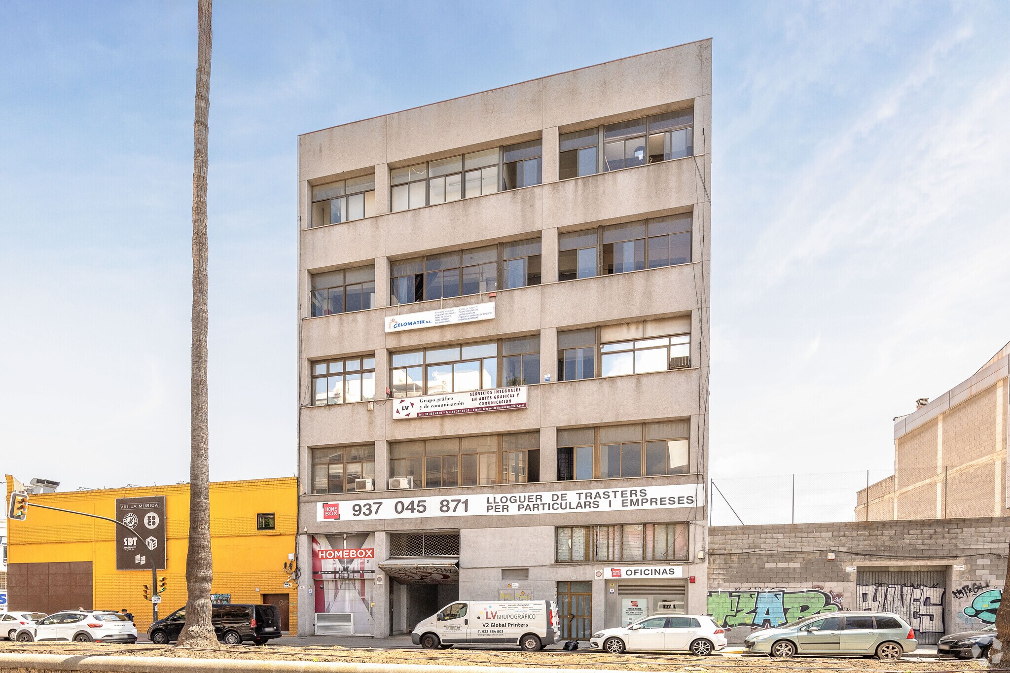 Industrial in L'Hospitalet de Llobregat, Barcelona to rent Primary Photo- Image 1 of 6