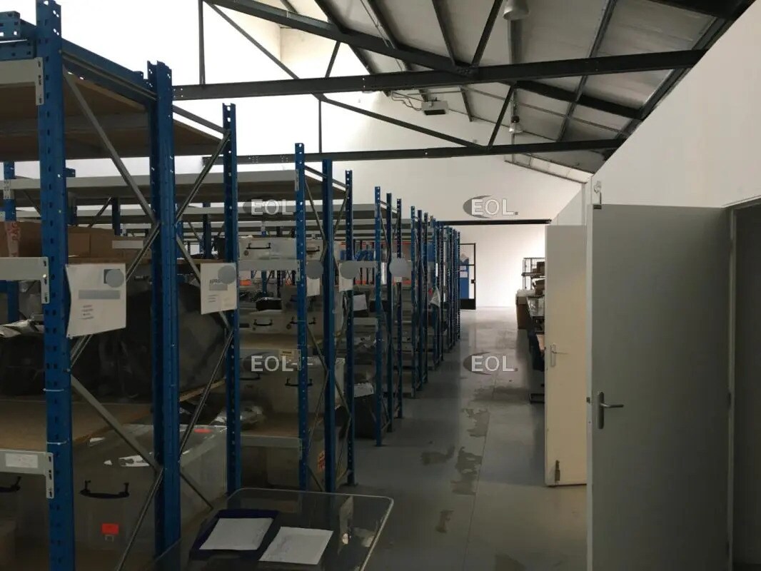 Light Industrial in Saint-Denis to rent Interior Photo- Image 1 of 8
