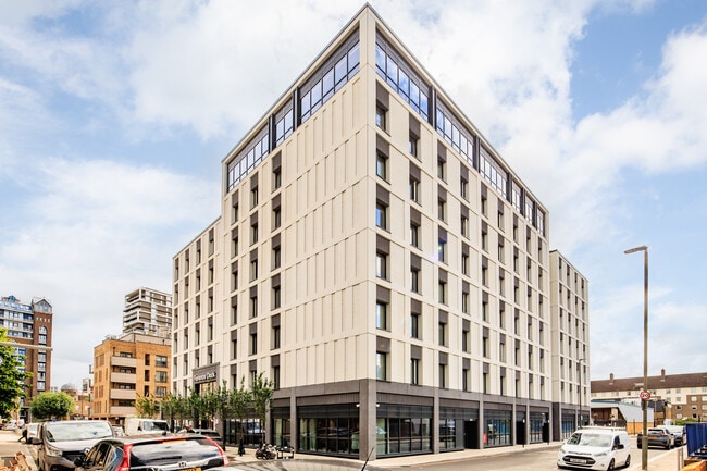 More details for 41-47 Mendip Rd, London - Retail to Rent