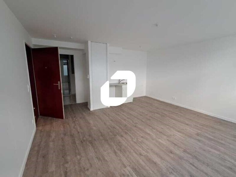 Office in Suresnes for sale - Interior Photo - Image 3 of 6