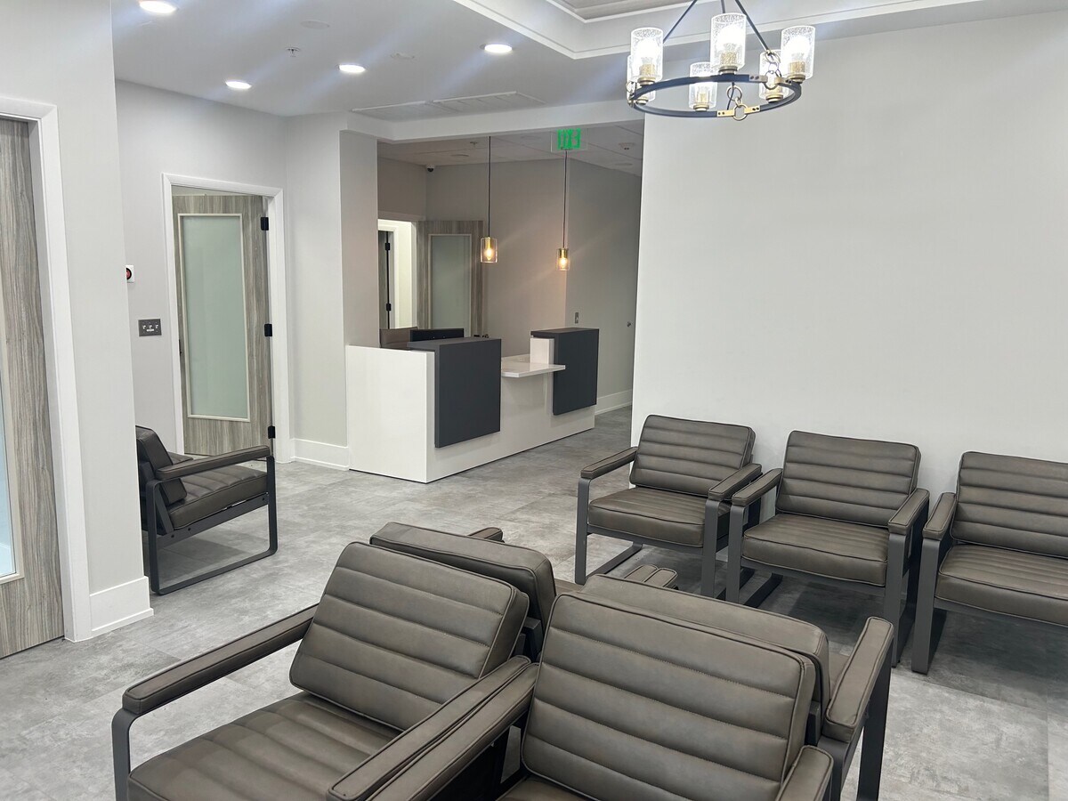 1870 W Winchester Rd, Libertyville, IL 60048 - Unit 146 - - Interior Photo - Image 1 of 4