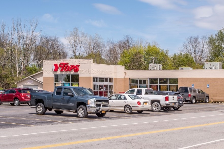 2555 Main St, Newfane, NY for sale - Primary Photo - Image 1 of 1