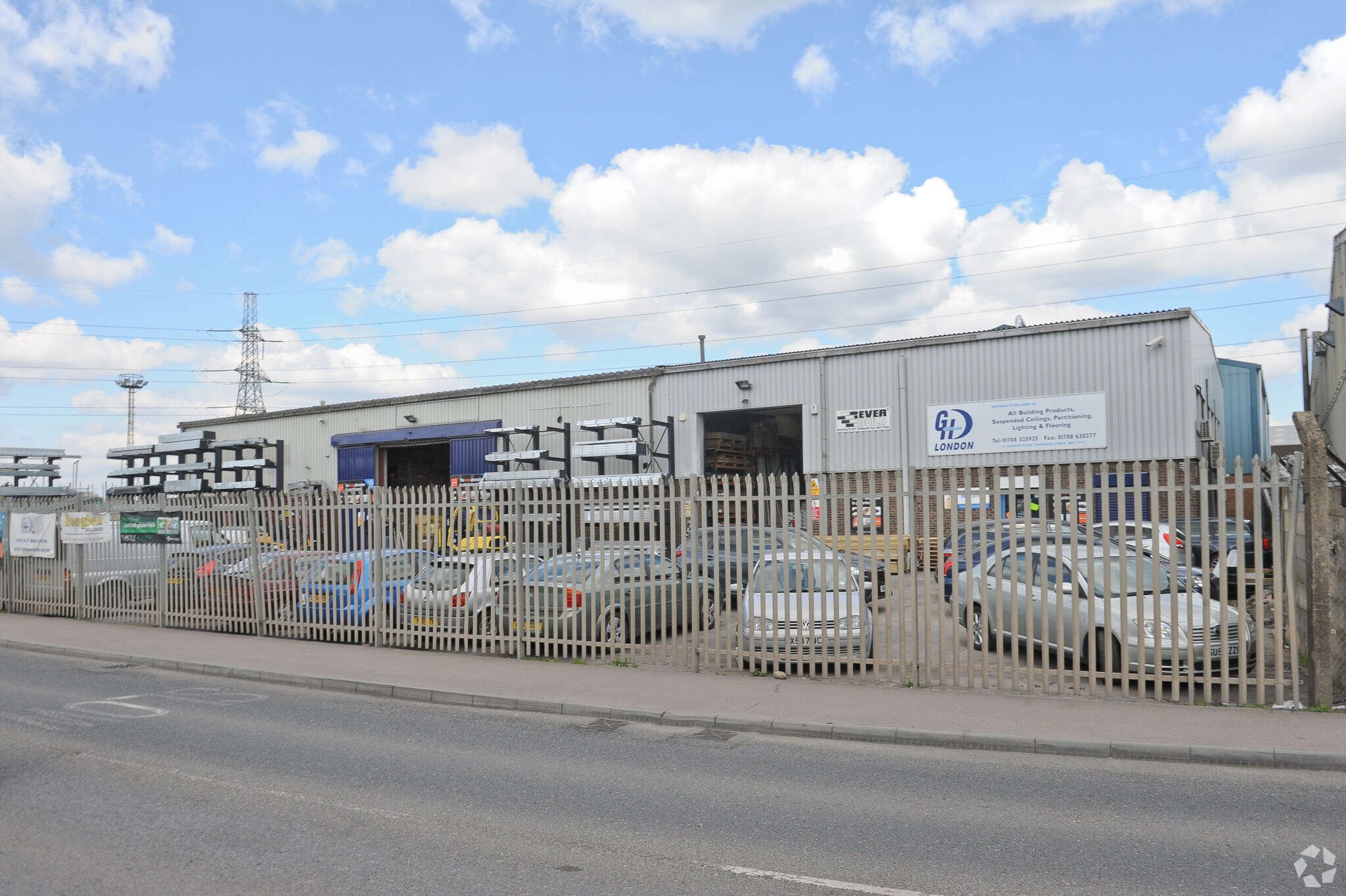 13 Lamson Rd, Rainham for sale Primary Photo- Image 1 of 1