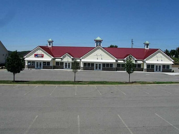 Shoppes of Heritage Creek, Mars 16046 179 Scharberry Lane, Mars, PA