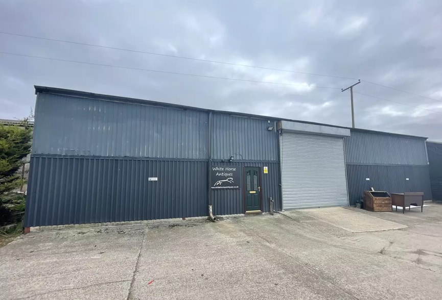 Manor Farm Barn A342, Stert for sale - Primary Photo - Image 1 of 1