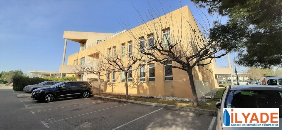Office in Aix-en-Provence for sale Building Photo- Image 1 of 14