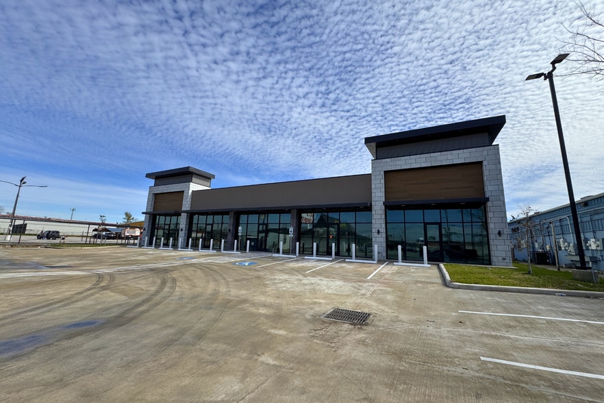 851 Federal Rd, Houston, TX to rent - Building Photo - Image 3 of 10