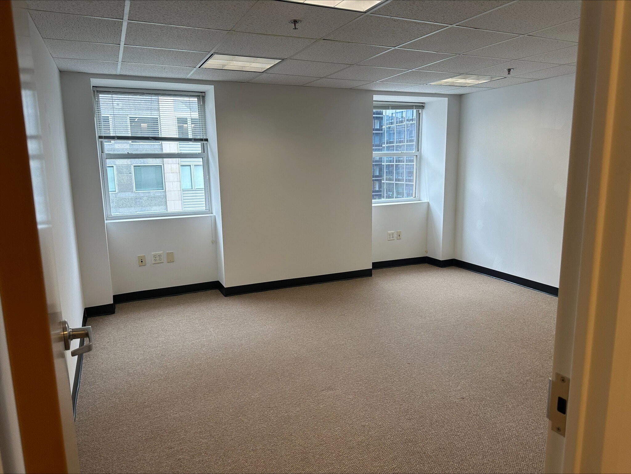 1100 H St NW, Washington, DC to rent Interior Photo- Image 1 of 7