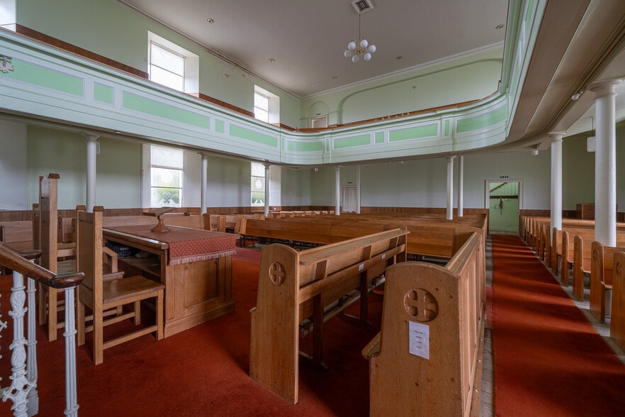 32 Henrietta St, Girvan for sale - Interior Photo - Image 3 of 3