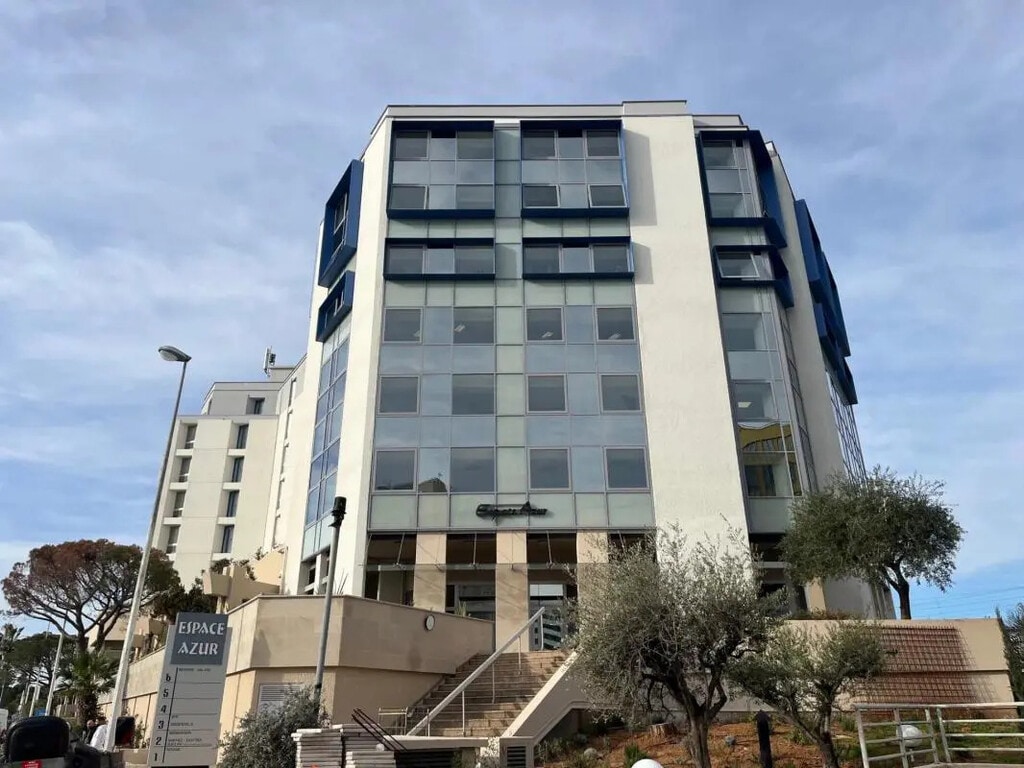 Location Bureaux 170 m² - Photo 1