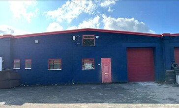 Leys Rd, Brierley Hill for rent Building Photo- Image 1 of 3