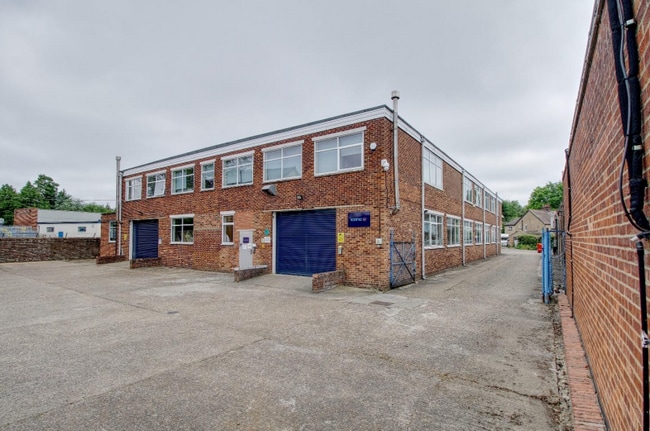 More details for 3-5 Holmethorpe Av, Redhill - Co-working to Rent