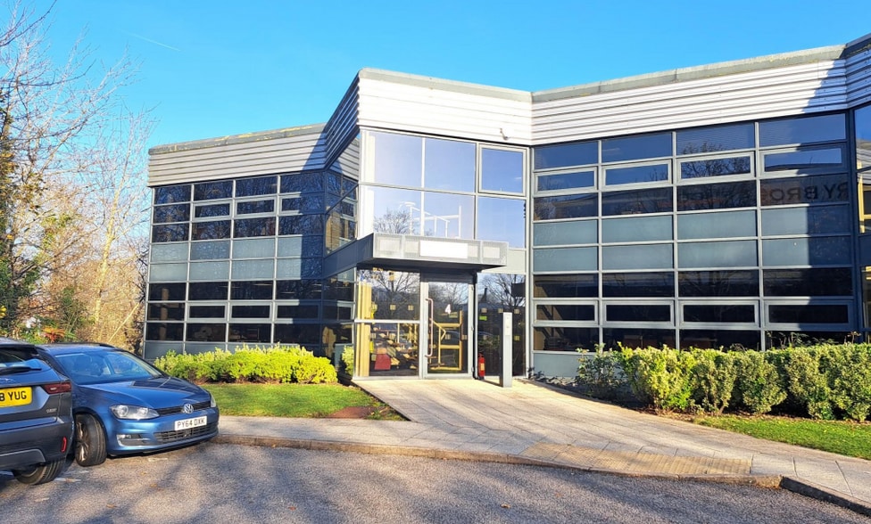 Edison Rd, Basingstoke for sale - Building Photo - Image 1 of 1