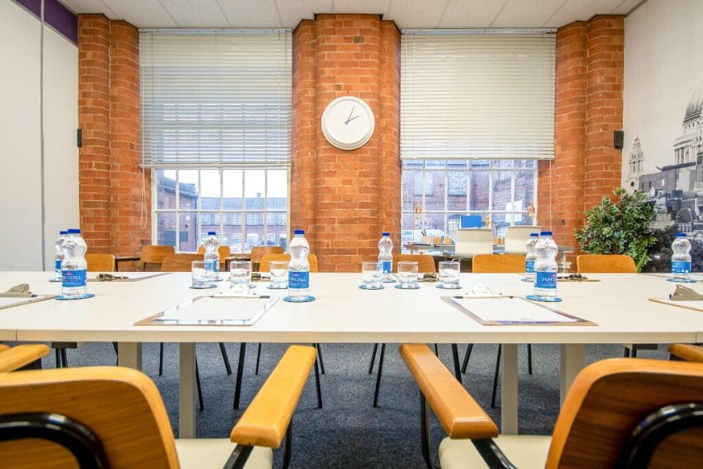 Brookfield Rd, Arnold to rent Interior Photo- Image 1 of 3