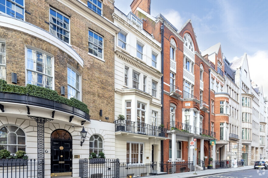 7 Stratton St, London to rent - Primary Photo - Image 1 of 24
