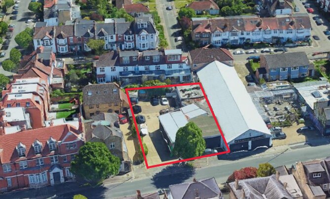 109 Fortis Grn, London for sale Primary Photo- Image 1 of 1