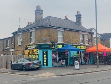 111 Terrace Rd, Walton On Thames for sale - Primary Photo - Image 1 of 1