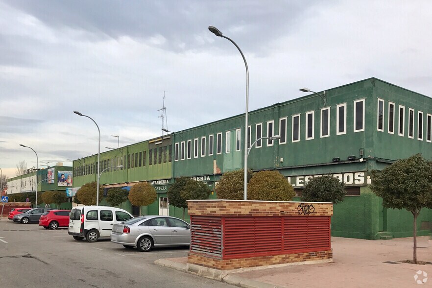 Calle Entrepeñas, 4, Alcalá de Henares, Madrid for sale - Building Photo - Image 3 of 4