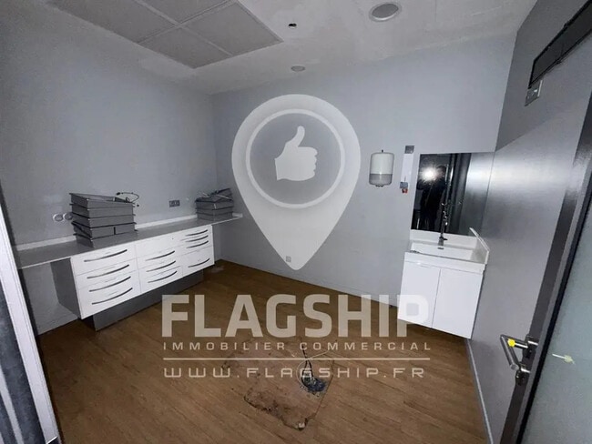 Location Commerce 152 m²