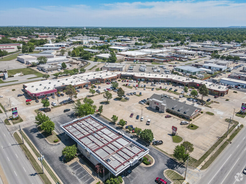 697-845 N Aspen Ave, Broken Arrow, OK for rent - Aerial - Image 3 of 15