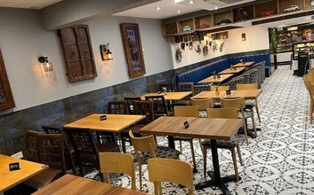 32-34A Market St, Watford to rent Interior Photo- Image 1 of 3