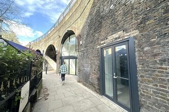 Bridgewater Way, Windsor to rent Building Photo- Image 2 of 3