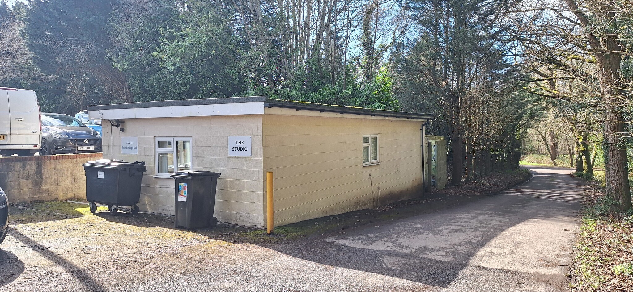 Church Ln, Horsham to rent Building Photo- Image 1 of 2