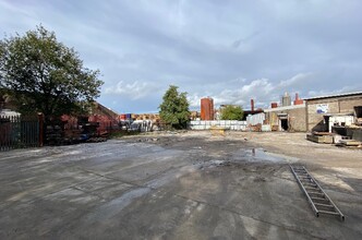 Charleywood Rd, Liverpool for rent Primary Photo- Image 1 of 6