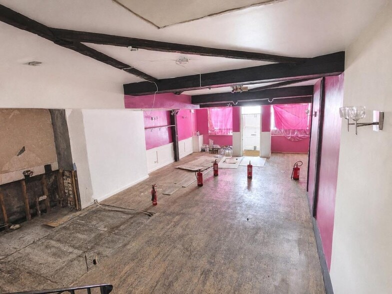 18 South St, Torrington for sale - Building Photo - Image 2 of 22