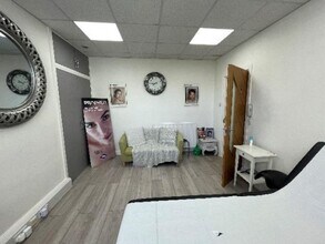 78 Victoria Rd, Darlington to rent Interior Photo- Image 2 of 3