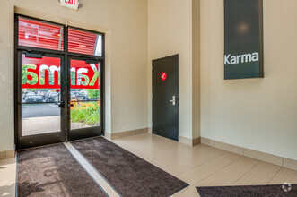 118 S Adams St, Green Bay, WI for rent Lobby- Image 1 of 11