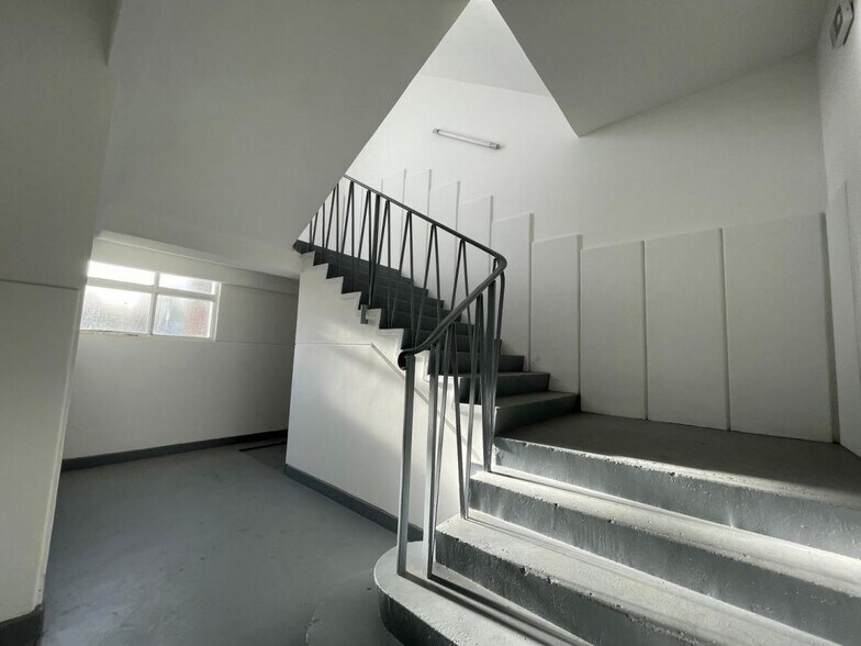 Industrial in Ivry-sur-Seine to rent - Interior Photo - Image 3 of 6