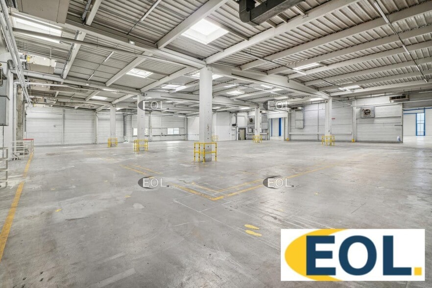 Industrial in Le Blanc-Mesnil to rent - Interior Photo - Image 3 of 8