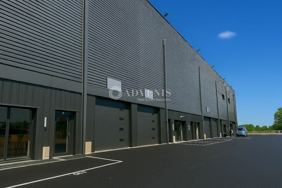 Light Industrial in Courtry for sale Building Photo- Image 1 of 8