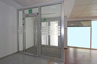 Retail in Madrid, Madrid to rent Interior Photo- Image 2 of 26