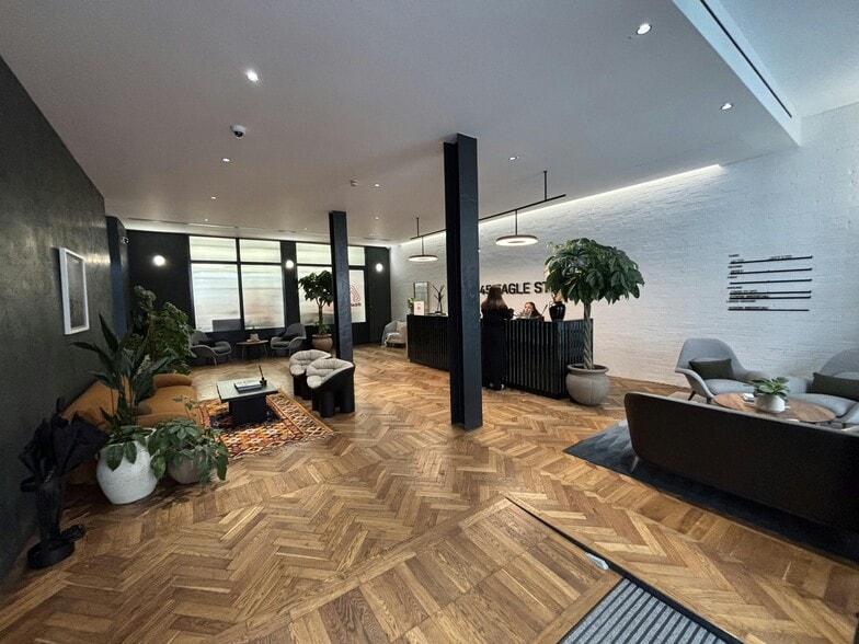 43-47 Eagle St, London to rent - Interior Photo - Image 2 of 8