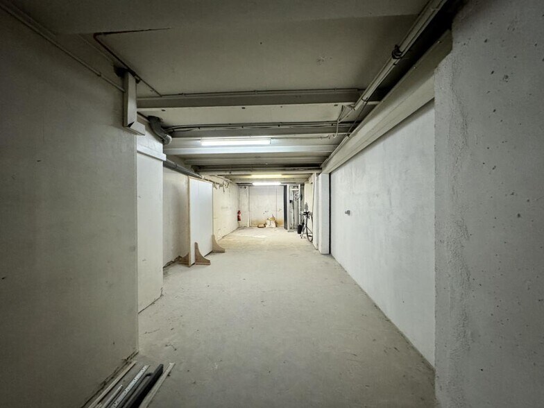 Light Industrial in Montreuil for sale - Building Photo - Image 2 of 17