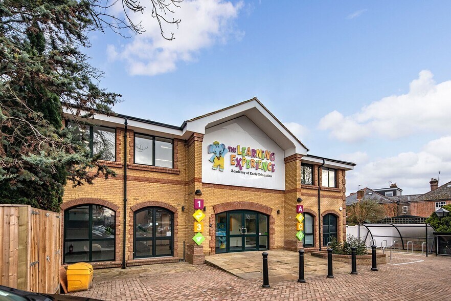 58 Church St, Weybridge for sale - Building Photo - Image 1 of 1