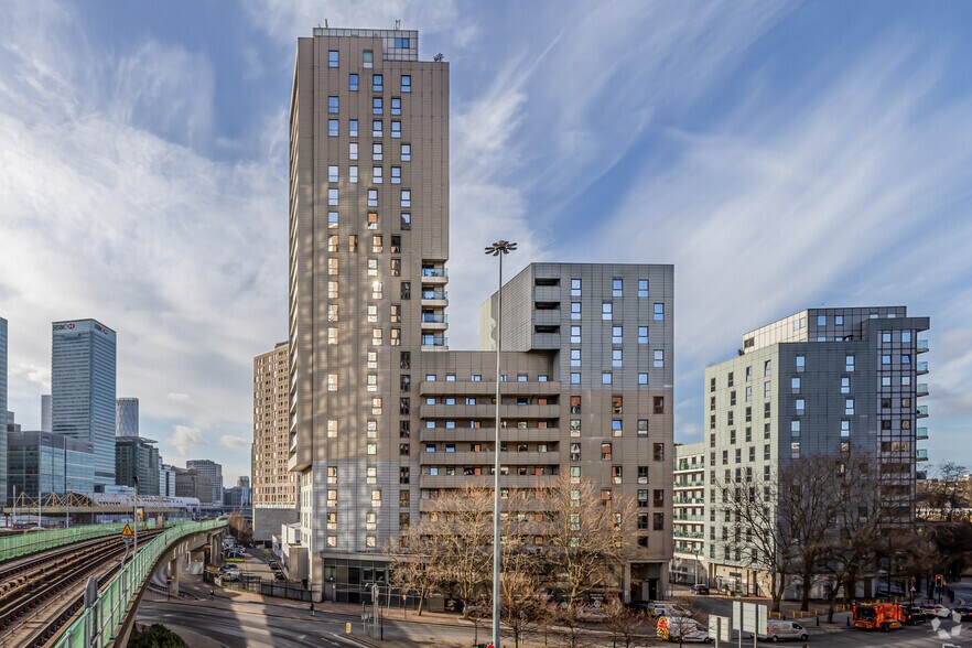 4 Prestons Rd, London for sale - Building Photo - Image 1 of 1