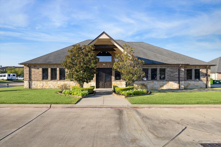 435 Mason Park Blvd, Katy, TX for sale - Building Photo - Image 1 of 34