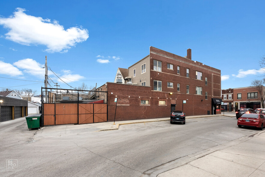 3055 N Milwaukee Ave, Chicago, IL for sale - Building Photo - Image 1 of 1