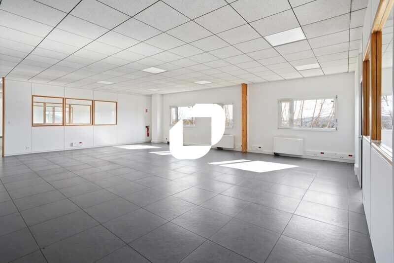9-11 Rue De L'Orme Saint-Germain, Champlan to rent - Interior Photo - Image 2 of 13