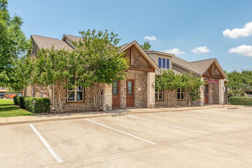 807 Bluebonnet Dr, Keller, TX for rent - Building Photo - Image 1 of 7