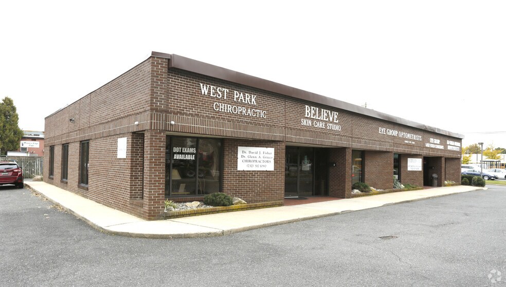 780 W Park Ave, Oakhurst 07755 UK