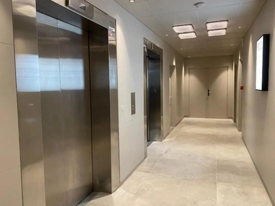 205 Avenue Georges Clemenceau, Nanterre to rent Lobby- Image 1 of 6