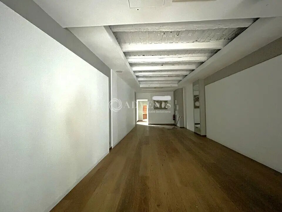 Location Commerce 70 m² - Photo 1