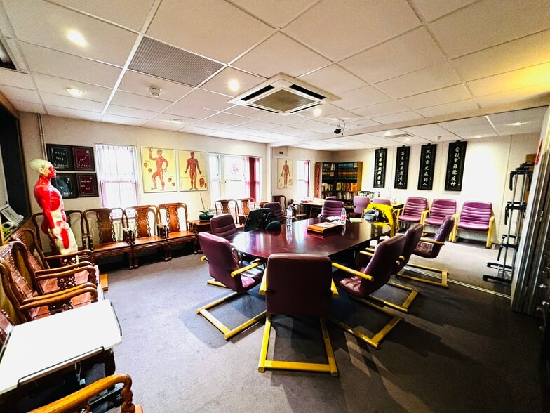 430 Archway Rd, London to rent - Building Photo - Image 2 of 6