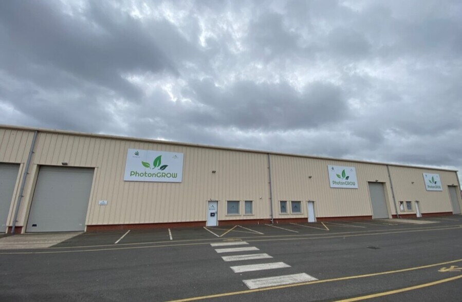 4-10 Hathaway Close, Leicester for sale - Primary Photo - Image 1 of 1