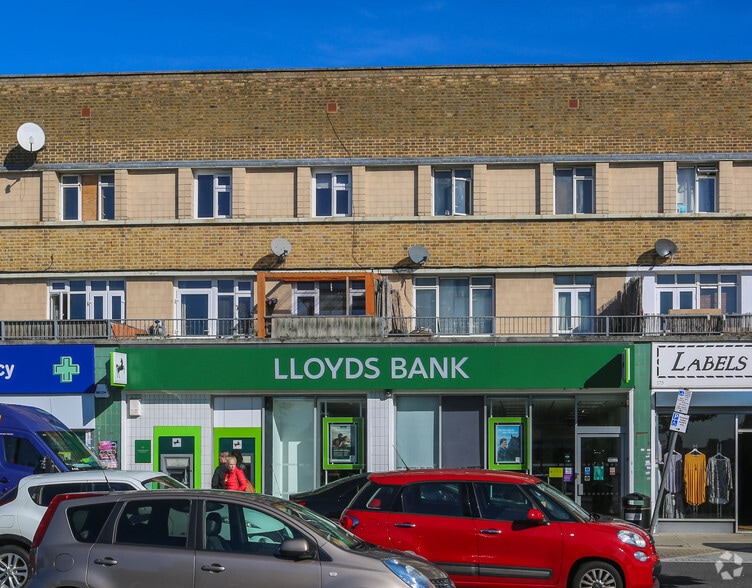 171-173 Manford Way, Chigwell for sale - Primary Photo - Image 1 of 1