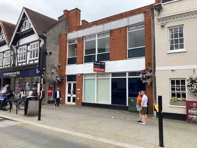 31 Market Pl, Wokingham to rent Building Photo- Image 1 of 7